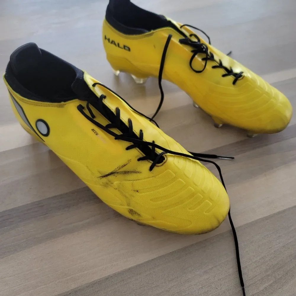 Men's Concave Halo Soccer Cleats Size 9 (fits like 9.5/10) - Picture 2 of 5